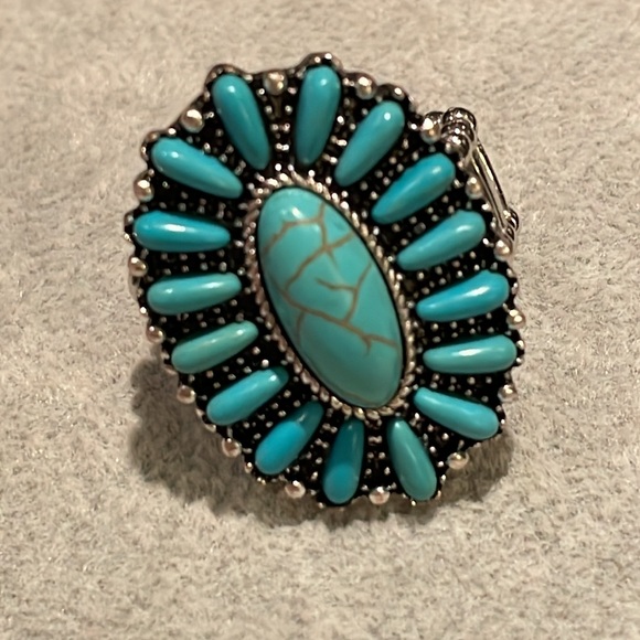 Turquoise Southwest Stretch ring Size 9-10 - Picture 2 of 6